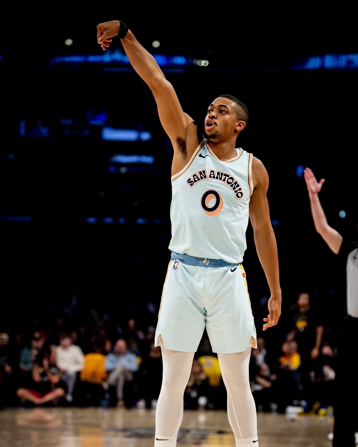 国际比赛日体能课后,圣安东尼奥马刺临场应变备战英超,气氛紧张,赛季目标并未改变的简单介绍 国际比赛日体能课后,圣安东尼奥马刺临场应变备战英超,气氛紧张,赛季目标并未改变的简单介绍