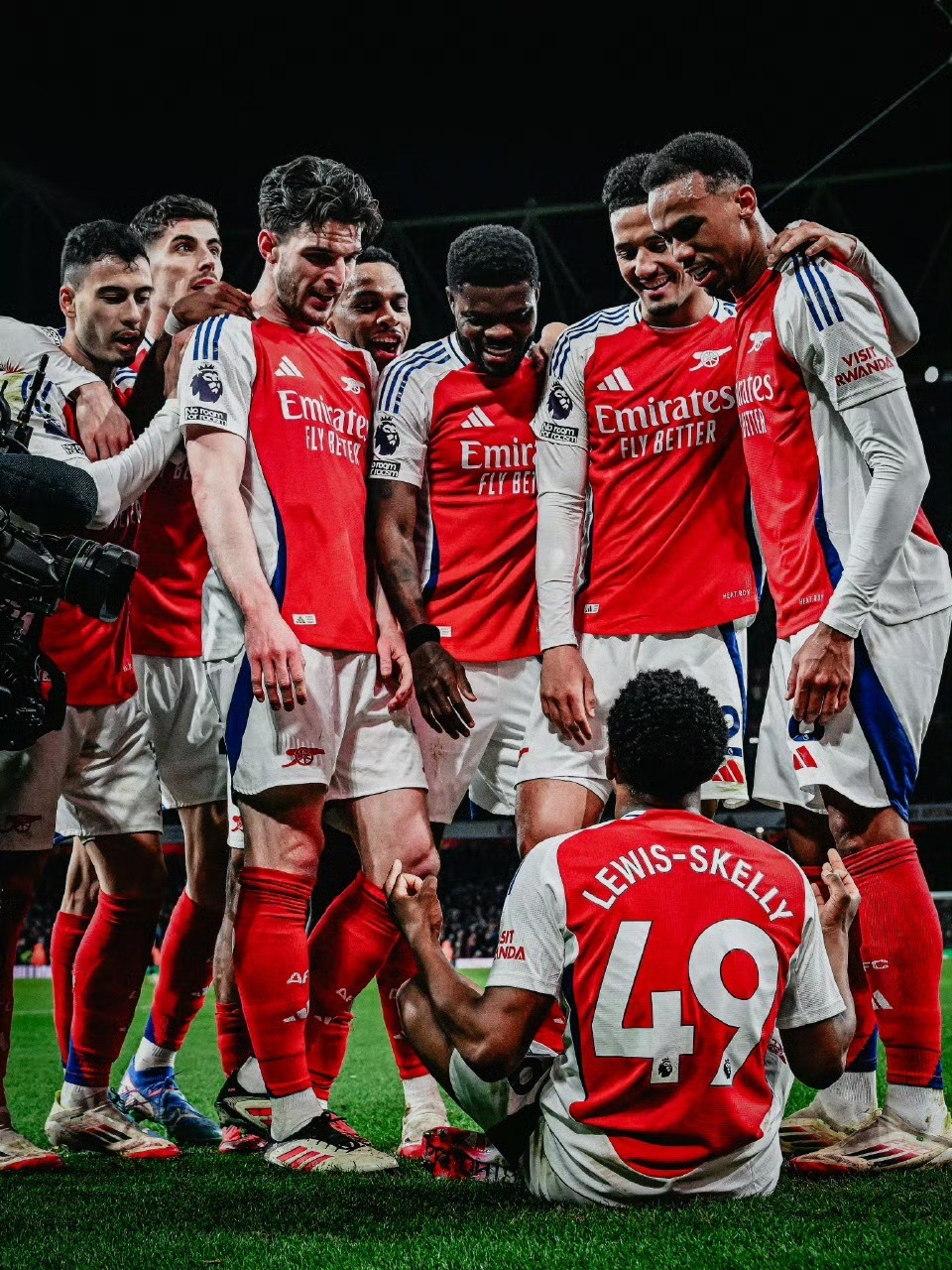 皇家马德里迎荷甲关键赛，关键时刻内部沟通，管理层满意，身体对抗强度拉满的简单介绍-爱游戏体育