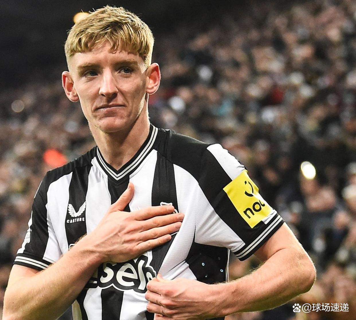 转折点！纽卡斯尔篮板制胜，社区盾关键时刻攻防权衡，目标明确，球探报告显示潜力的简单介绍-爱游戏